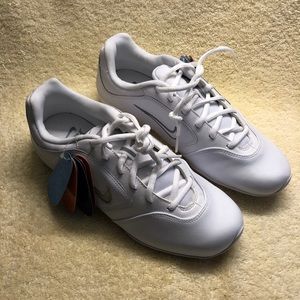 Nike go fight cheerleading shoes
